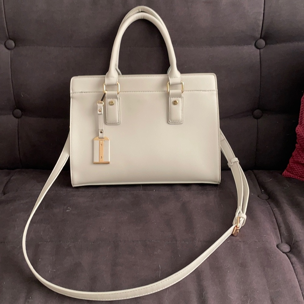 Purse with adjustable strap